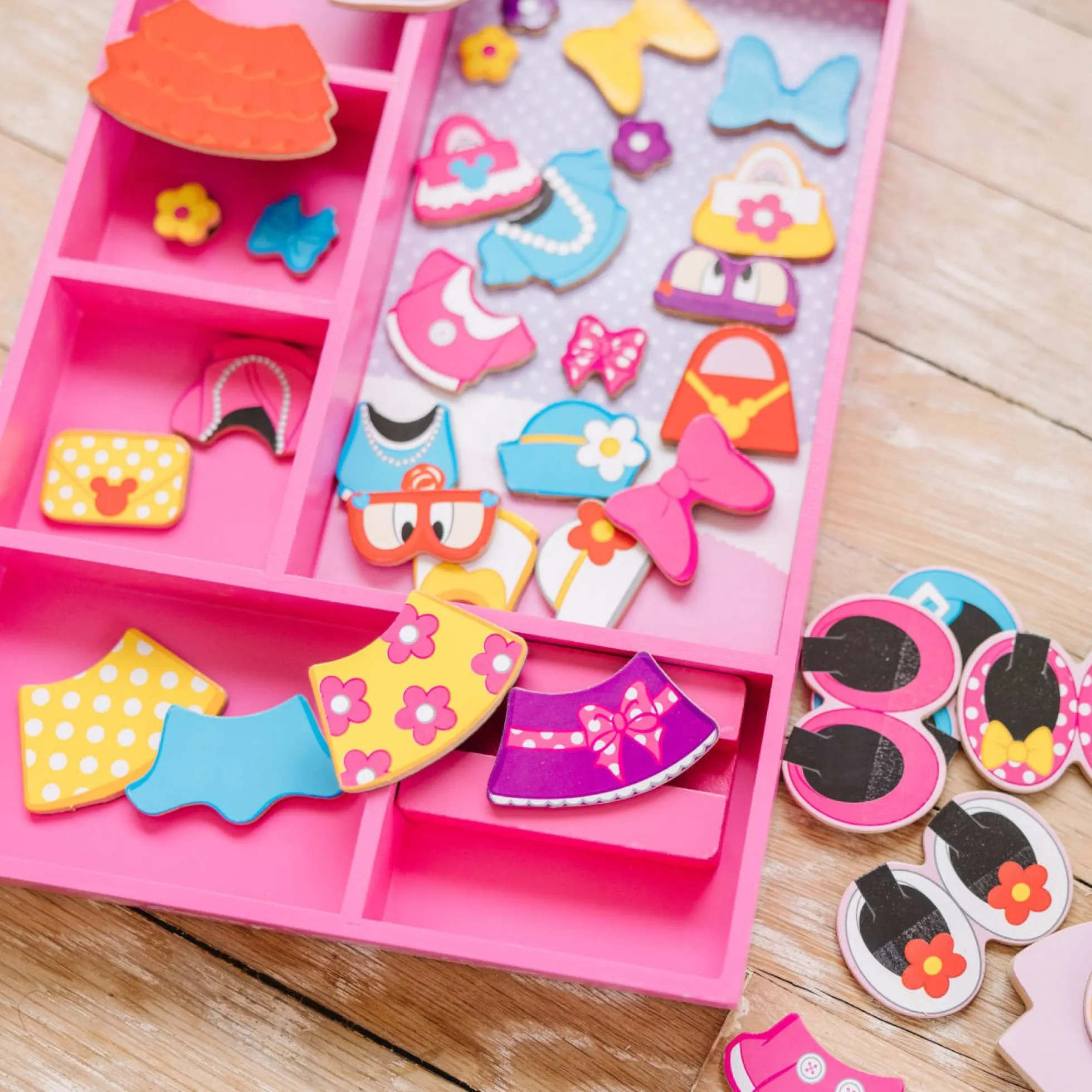 Disney Minnie Wooden Magnetic Dress-Up