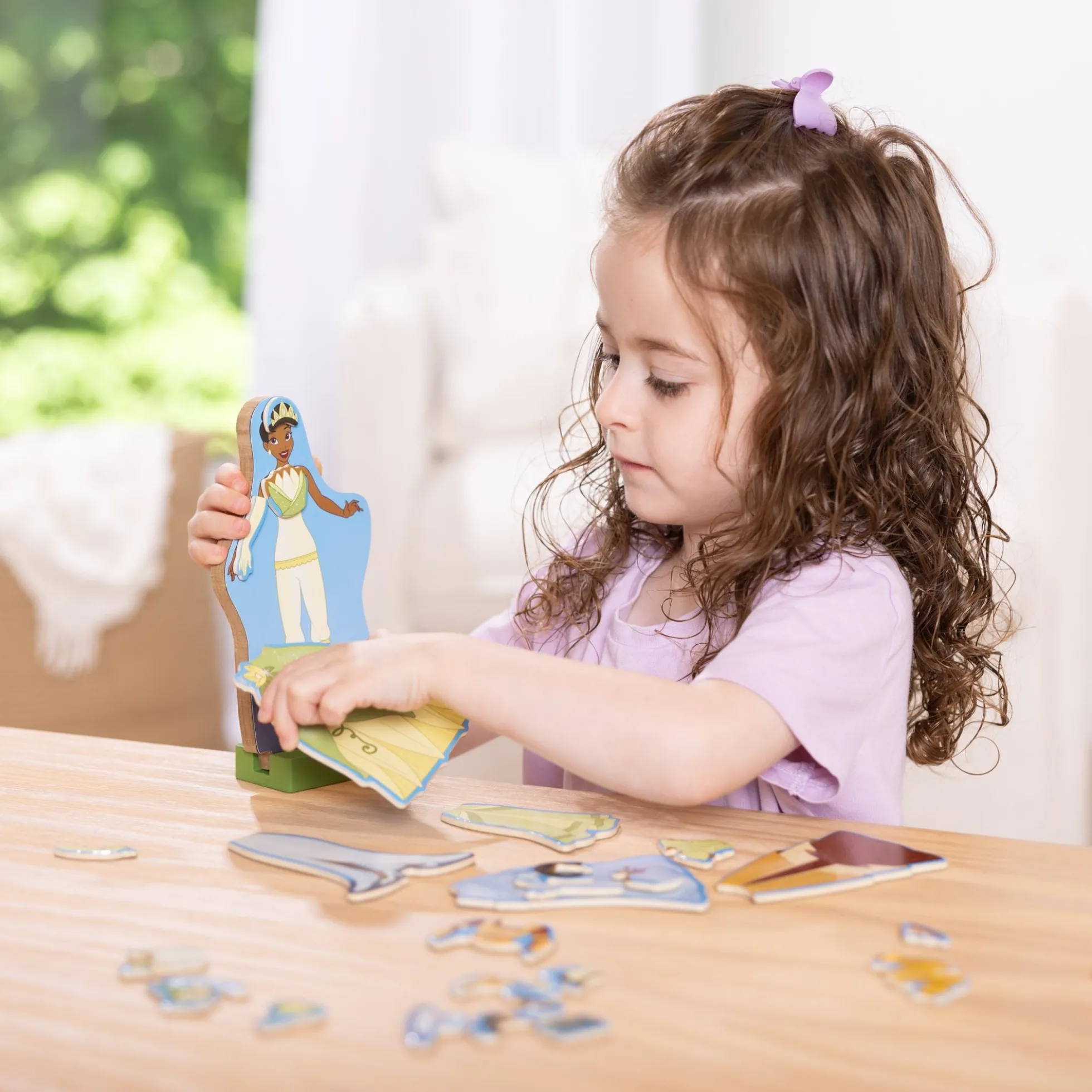 Disney Tiana Wooden Magnetic Dress-Up Play Set