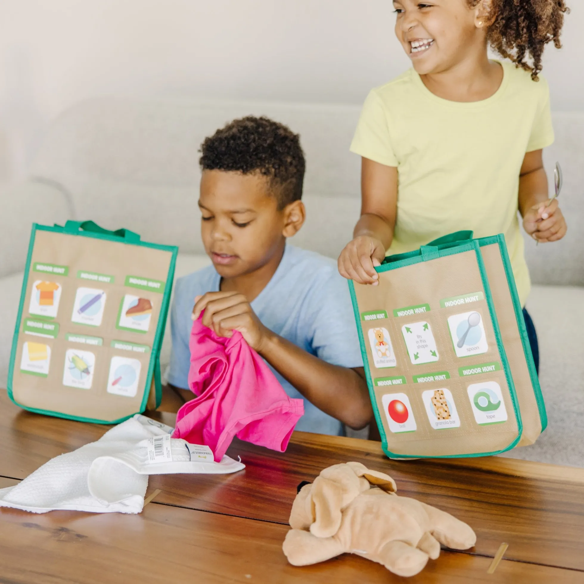 Let’s Explore Indoor/Outdoor Scavenger Hunt Play Set