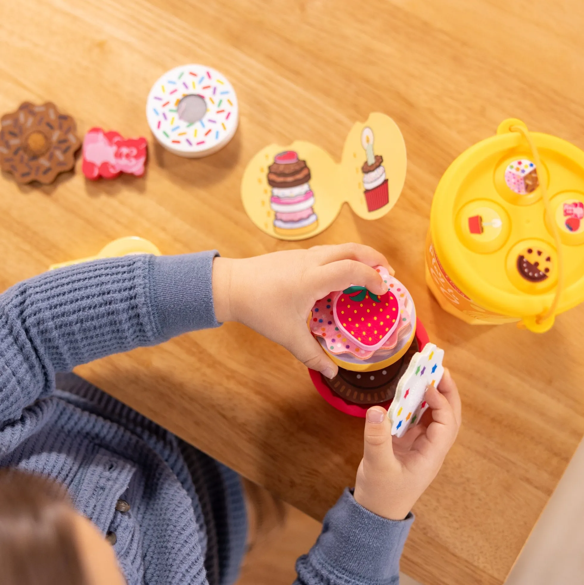 Play to Go Cake & Cookies Play Set