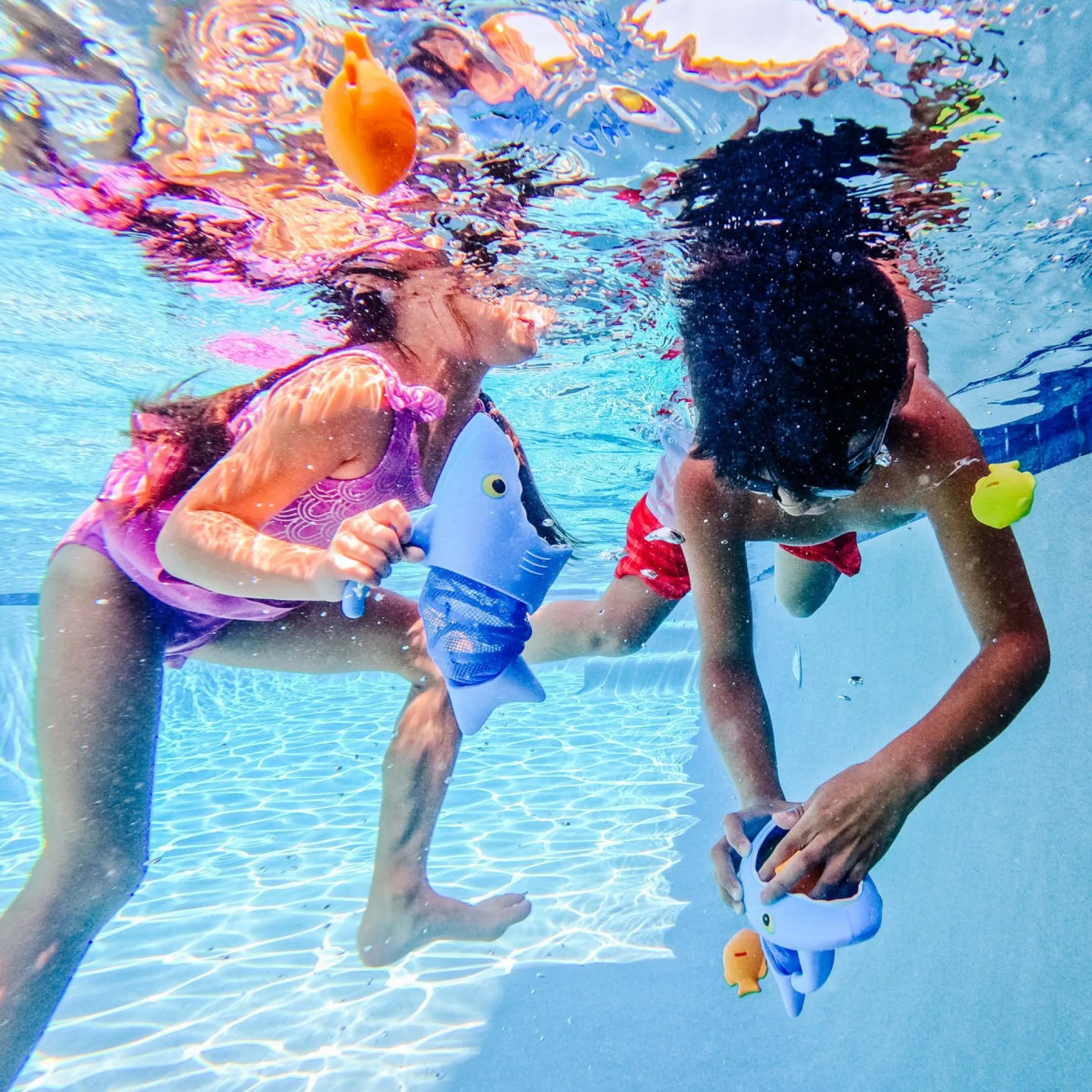 Spark Shark Fish Hunt Pool Toy