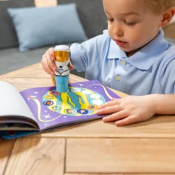 Sticker WOW!™ Activity Pad & Sticker Stamper - Astronaut
