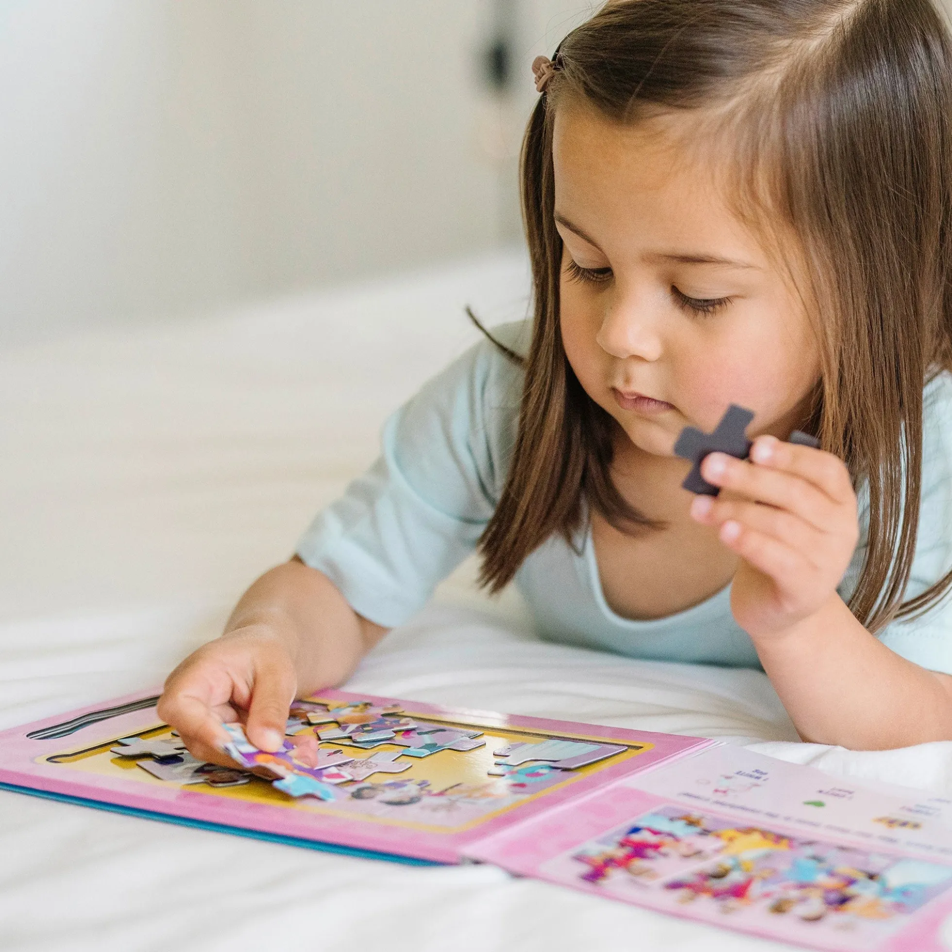 Take-Along Magnetic Jigsaw Puzzles – Princesses