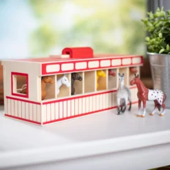 Take-Along Show-Horse Stable