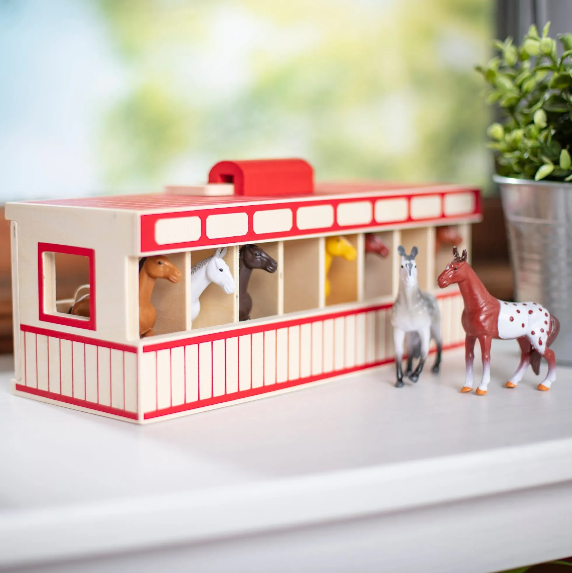 Take-Along Show-Horse Stable