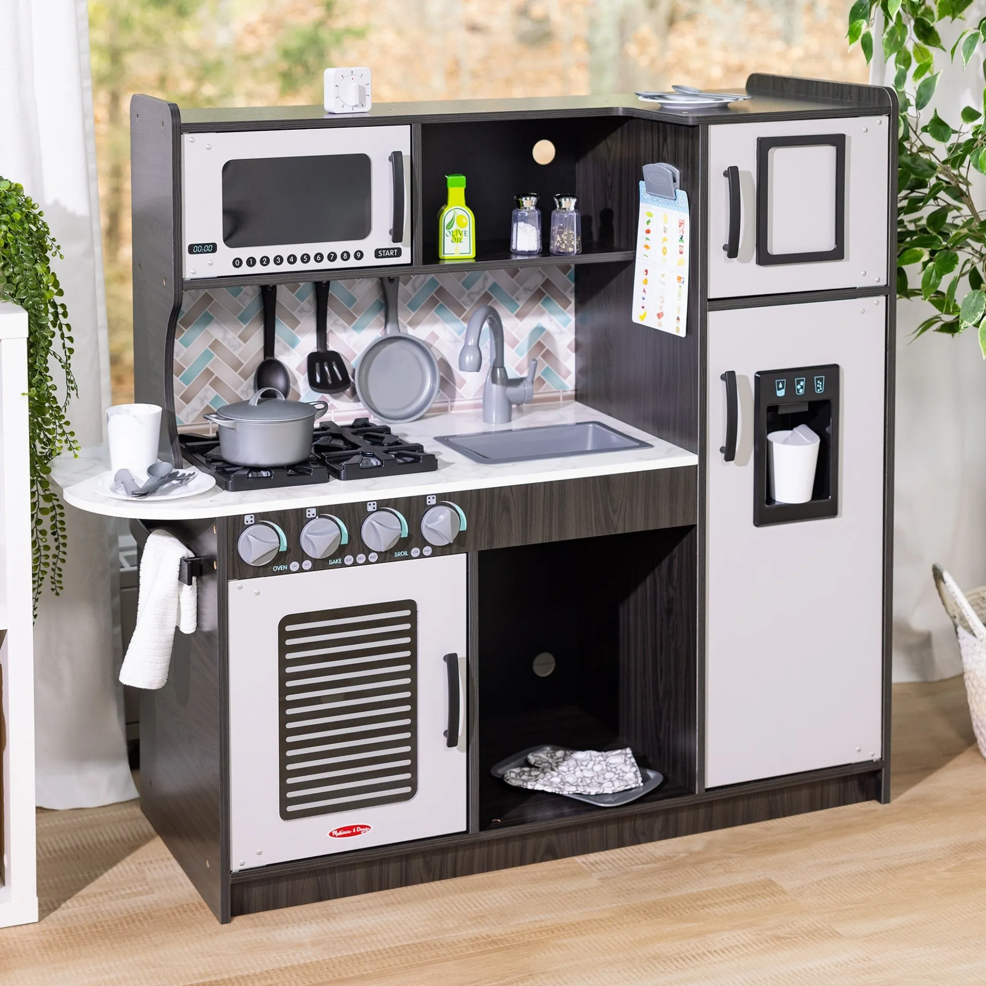 Wooden Chef's Kitchen - Charcoal