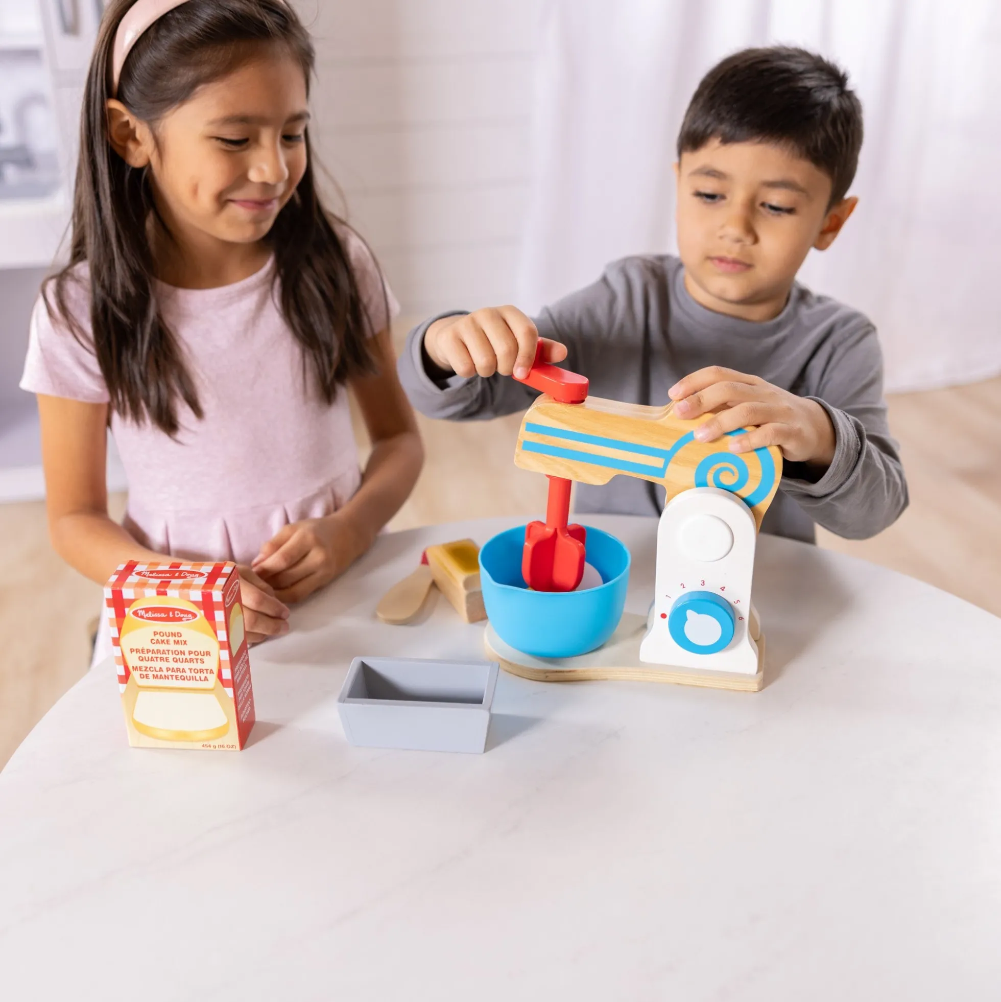 Wooden Make-a-Cake Mixer Set
